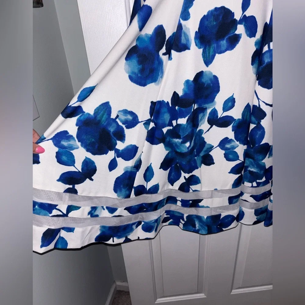 Calvin Klein Floral Sleeveless Dress with Blue Pattern - Picture 2 of 4